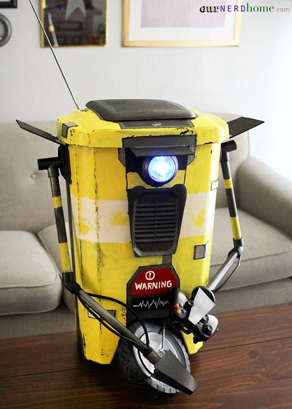 Borderlands-Claptrap-Trash-Can_1.jpg